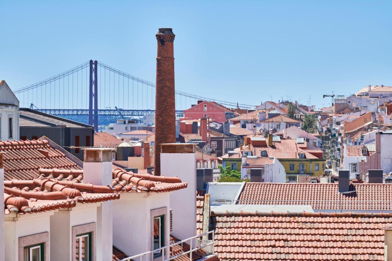 Light Filled Apartment Near Chiado, By Timecooler リスボン エクステリア 写真