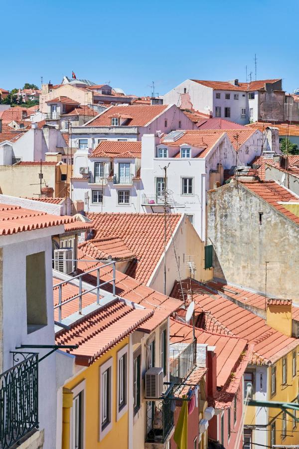 Light Filled Apartment Near Chiado, By Timecooler リスボン エクステリア 写真