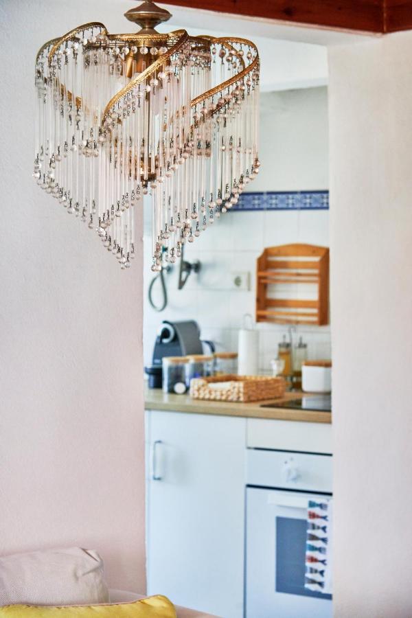Light Filled Apartment Near Chiado, By Timecooler リスボン エクステリア 写真