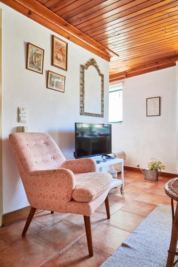 Light Filled Apartment Near Chiado, By Timecooler リスボン エクステリア 写真